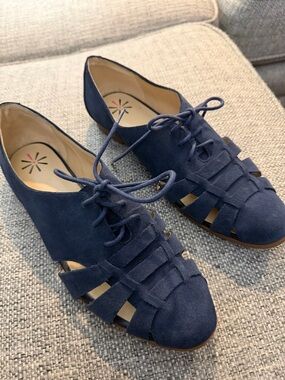 Isaac Mizrahi Navy Suede Fisherman Farwin Lace-Up Oxford Flats Size 9